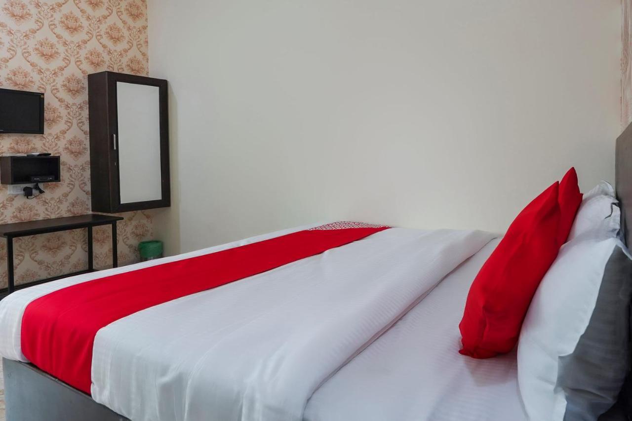 Oyo Flagship 68474 Hotel Viraj Pune Exterior photo