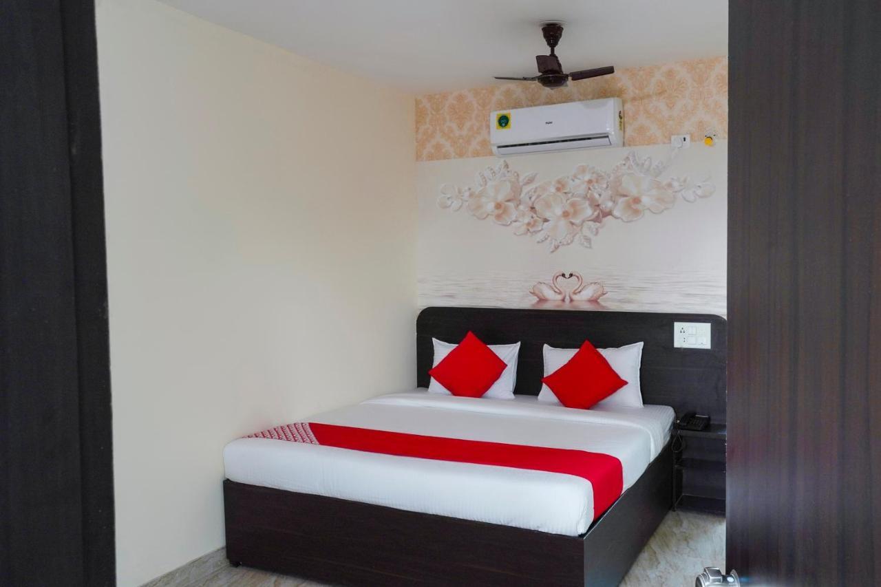 Oyo Flagship 68474 Hotel Viraj Pune Exterior photo