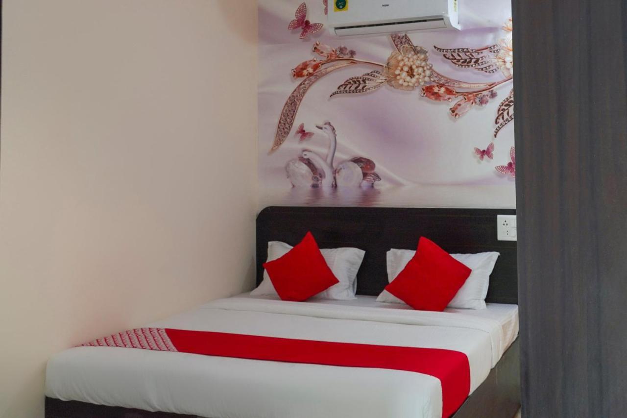 Oyo Flagship 68474 Hotel Viraj Pune Exterior photo